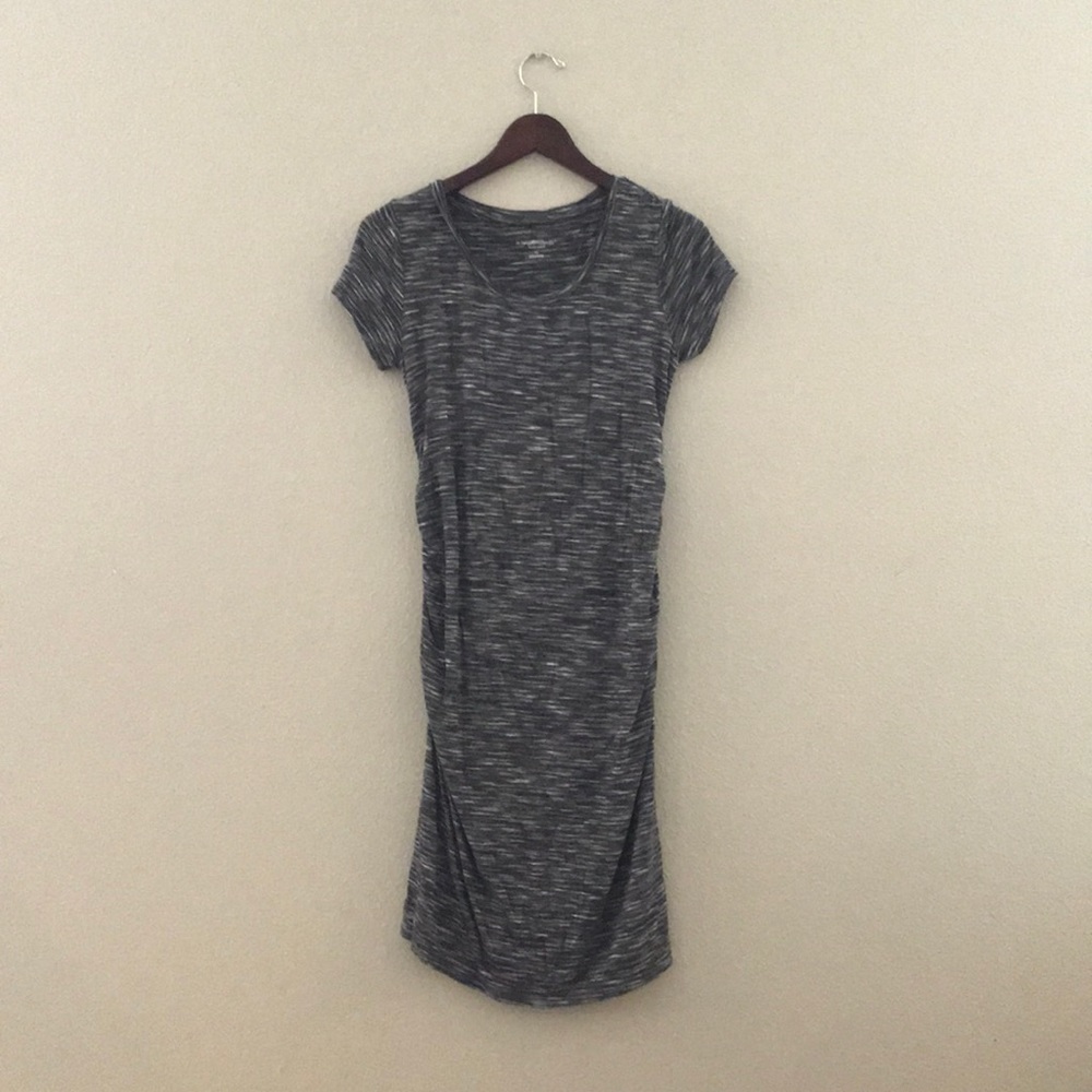 Short sleeve knit Liz Lange Maternity dress